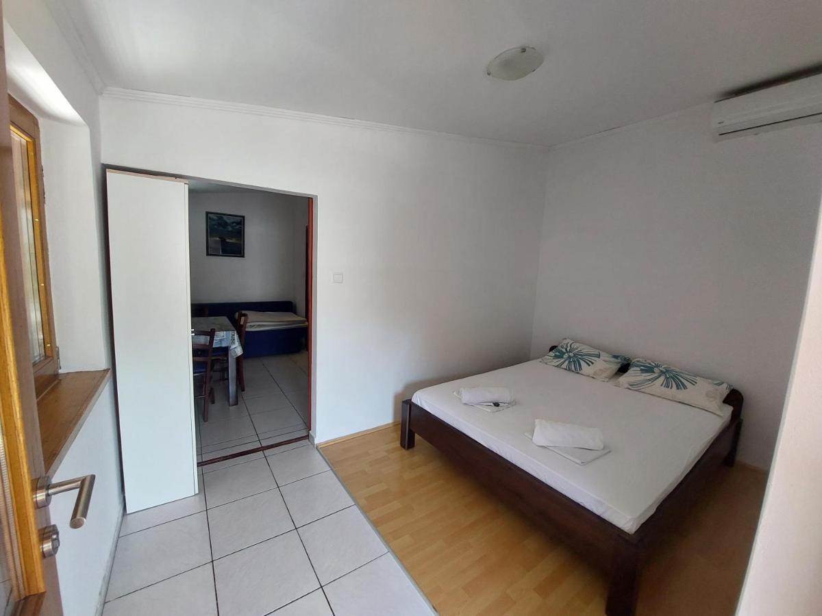 Studio Apartment Iva - 50 M From The Sea-Balcony Pag Town Exterior foto